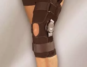 MEDI HINGED KNEE WRAP AIRTEX TÉRDRÖGZÍTŐ M-es