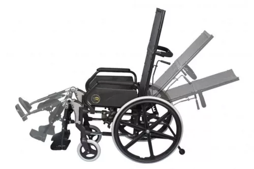 B-4200/p 46 cm th+tl kerekesszék (rokkant) emelhető lábtartóval és dönthető háttámlával