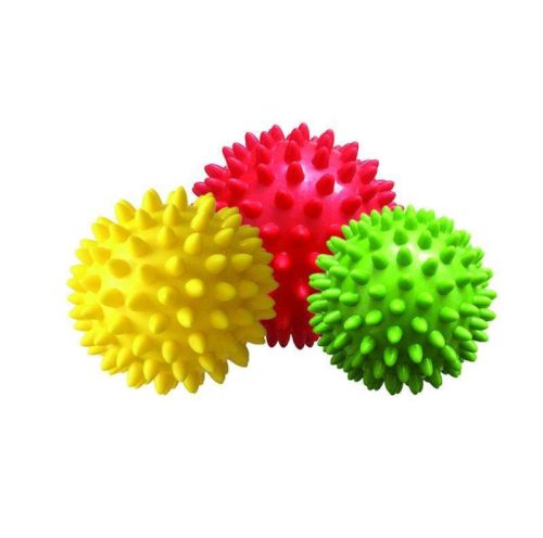 Qmed tüskés masszázslabda 9 cm piros színben