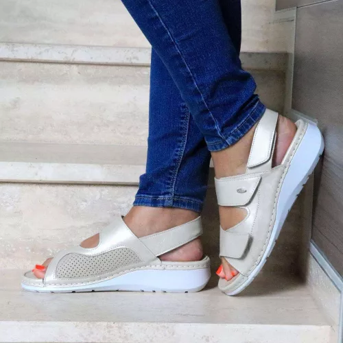 BATZ TILDA NŐI SZANDÁL 40 BÉZS OPCIONÁLISAN CSERÉLHETŐ TALPBETÉT